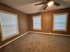 1106 Elm St in Deer Park, TX - Building Photo - Building Photo