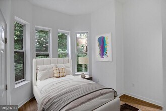 407 S 42nd St-Unit -2B in Philadelphia, PA - Building Photo - Building Photo