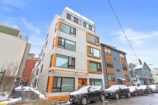 71 Border St in Boston, MA - Building Photo - Building Photo