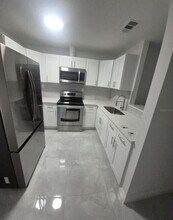 7128 Oakwood Dr in New Port Richey, FL - Building Photo - Building Photo