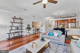 1429 Clifton St NW, Unit 4 in Washington, DC - Foto de edificio - Building Photo