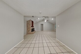 19403 Westhaven Dr in Houston, TX - Building Photo - Building Photo