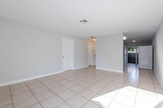 3496 48th Ln S in Lake Worth Beach, FL - Building Photo - Building Photo