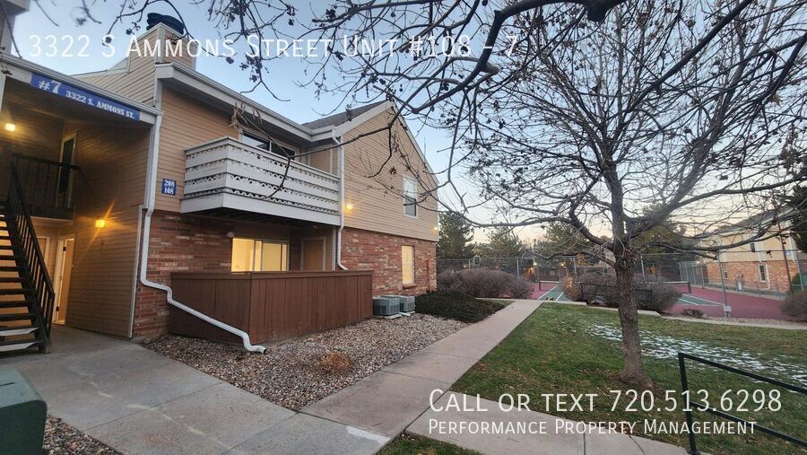 3322 S Ammons St in Lakewood, CO - Foto de edificio