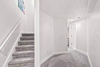 4864 W Pillar Dr in Riverton, UT - Building Photo - Building Photo