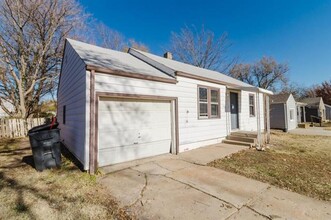 5406 E Pine St in Wichita, KS - Building Photo - Building Photo