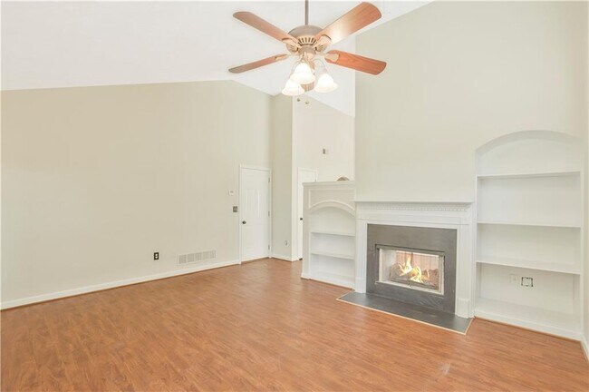 328 White Oak Way in Canton, GA - Building Photo - Building Photo