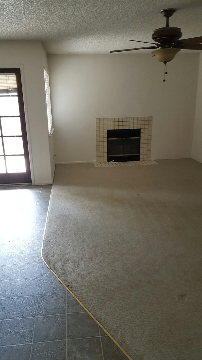 Tradewinds in Lemoore, CA - Building Photo - Interior Photo