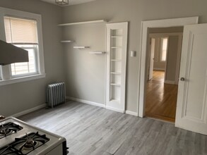7 Sager Pl in Irvington, NJ - Building Photo - Building Photo