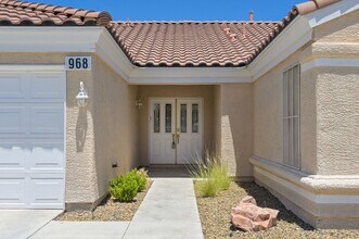 968 E Robindale Rd in Las Vegas, NV - Building Photo - Building Photo