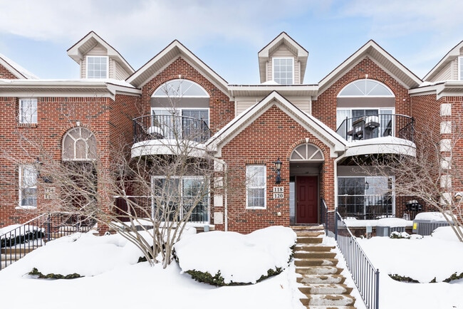 property at 120 W Oakbrook Dr