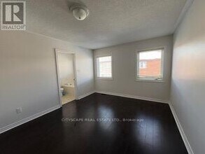 4375 Trail Blazer Way in Mississauga, ON - Building Photo - Building Photo