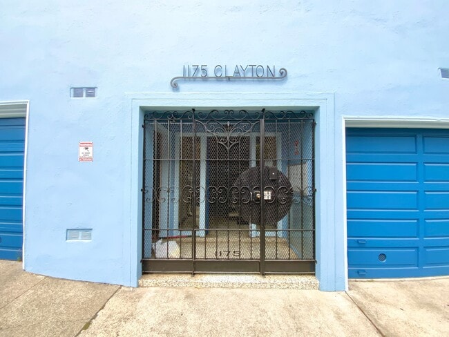 1175 Clayton St in San Francisco, CA - Building Photo - Building Photo
