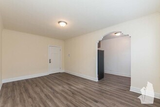 2936 W Palmer St, Unit 305 in Chicago, IL - Foto de edificio - Building Photo