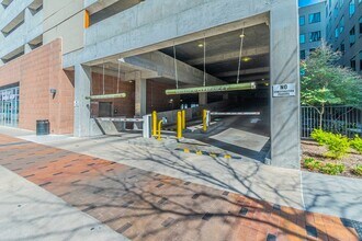 3100 W 7th St, Unit 811 in Fort Worth, TX - Building Photo - Building Photo