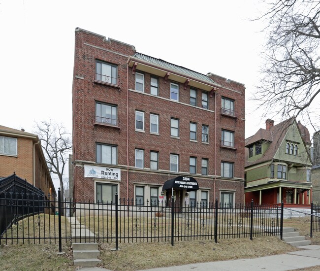 City Square Apartments in Milwaukee, WI - Foto de edificio - Building Photo