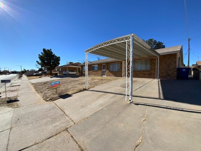 1509 Delgado Dr SW in Albuquerque, NM - Building Photo - Building Photo