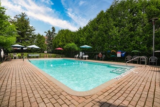 Georgian Towers in Barrie, ON - Building Photo - Building Photo