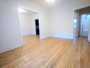 812 W Waveland Ave, Unit #821-3N in Chicago, IL - Foto de edificio - Building Photo