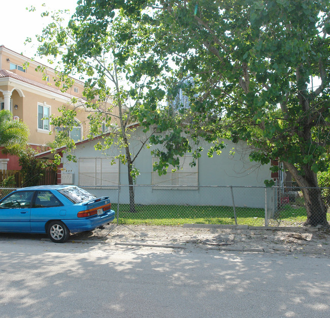 446 SW 4th Ave in Fort Lauderdale, FL - Building Photo - Building Photo