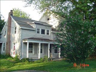 29 Quaker Hill Rd in Pleasant Valley, NY - Building Photo