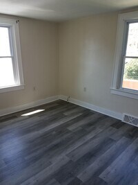 105 Theron St, Unit 2R photo'