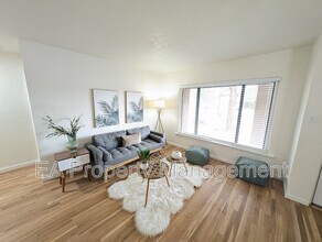 1202 Truman St SE in Albuquerque, NM - Building Photo - Building Photo