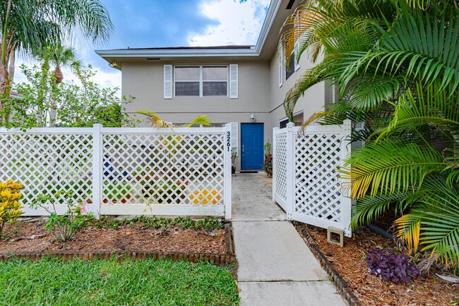 3261 SW Sunset Trace Cir in Palm City, FL - Building Photo - Building Photo