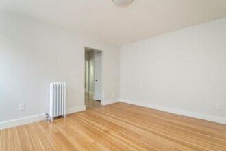16 South St, Unit 12 in Boston, MA - Building Photo - Building Photo