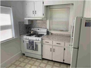 28 Beaconsfield Rd, Unit 1 in Brookline, MA - Building Photo - Building Photo