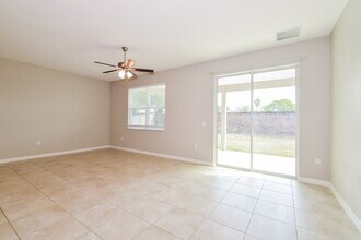 4854 Terra Sole Pl, Unit 625 in St. Cloud, FL - Foto de edificio - Building Photo