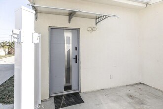 7947 Ethel Ave, Unit 411 in Los Angeles, CA - Building Photo - Building Photo