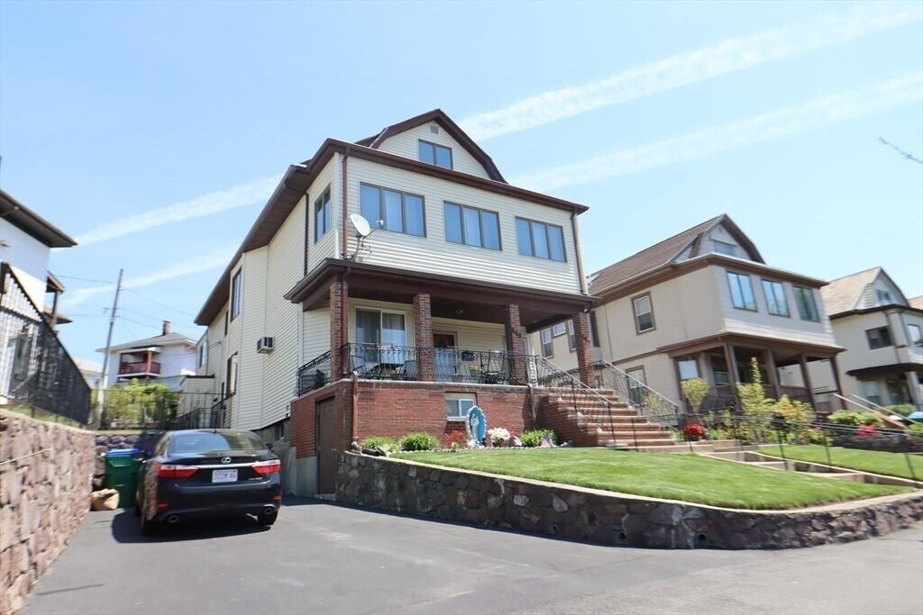 669 Fellsway-Unit -1 in Medford, MA - Building Photo