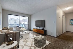 Mosaic Manor in Regina, SK - Building Photo