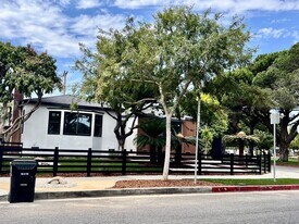 10811 Farragut Dr in Culver City, CA - Building Photo