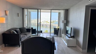 1865 79th Street Cswy, Unit 7I in North Bay Village, FL - Building Photo - Building Photo