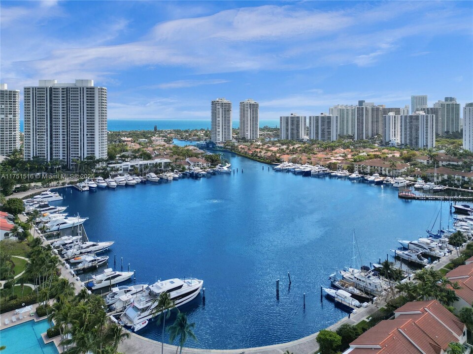 3610 Yacht Club Dr in Aventura, FL - Foto de edificio