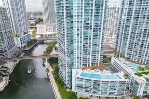 92 SW 3rd St, Unit 3875 in Miami, FL - Building Photo