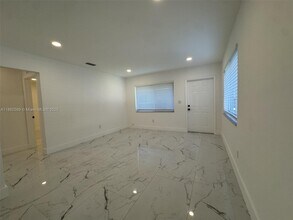1431 N 14th Way in Hollywood, FL - Building Photo - Building Photo