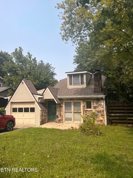 property at 7655 Chatham Cir NW