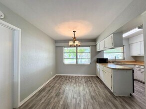 5030 10th St N in St. Petersburg, FL - Building Photo - Building Photo