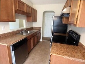 3724 Capps Hill Dr in Charlotte, NC - Building Photo - Building Photo