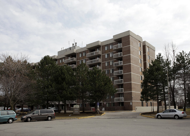 Markham Corners in Toronto, ON - Building Photo - Building Photo