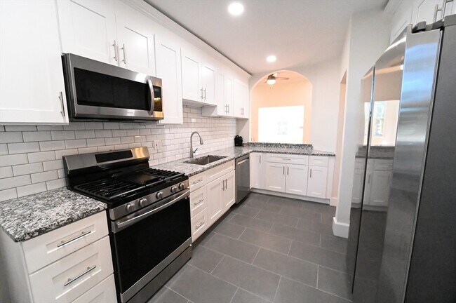 52 Cummings Rd, Unit 1 in Boston, MA - Building Photo - Building Photo