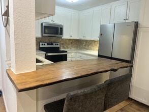 439 S Catalina Ave, Unit 101 in Pasadena, CA - Building Photo - Building Photo