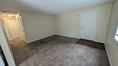 3106 Brittany Dr in Forest Grove, OR - Building Photo - Building Photo