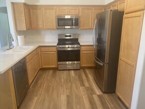 310 W McCoy Ln in Santa Maria, CA - Building Photo - Building Photo