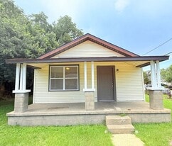 1300 W Intendencia St in Pensacola, FL - Building Photo