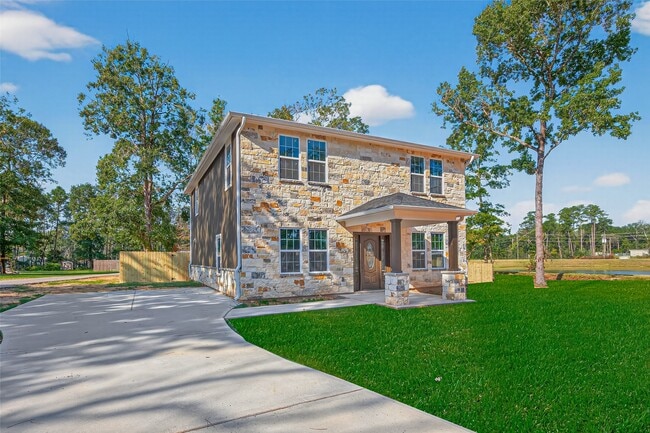 10594 Rustling Oaks Dr in Conroe, TX - Building Photo - Building Photo