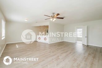 7117 Cambridge St in Spring Hill, FL - Foto de edificio - Building Photo